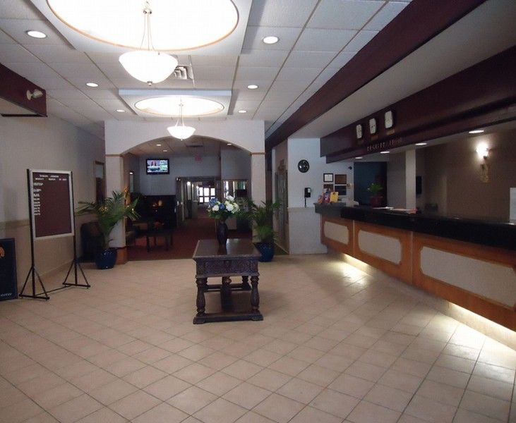 Howard Johnson By Wyndham Kitchener Conestoga Exterior photo
